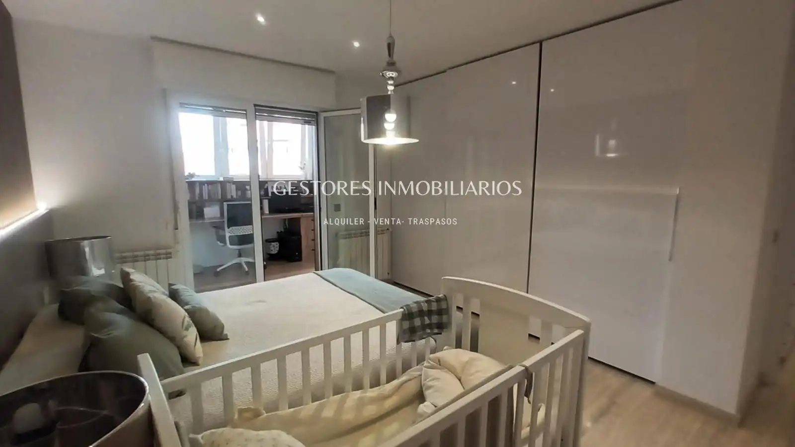 Schlafzimmer von Dachboden zum Verkauf in Ibi mit Klimaanlage, Heizung und Terrasse