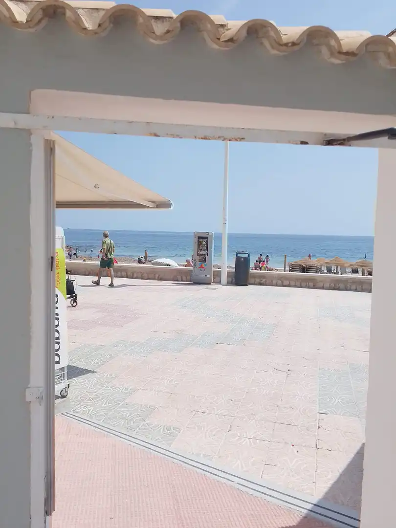 Außenansicht von Wohnungen zum Verkauf in Calpe / Calp mit Klimaanlage, Heizung und Privatgarten