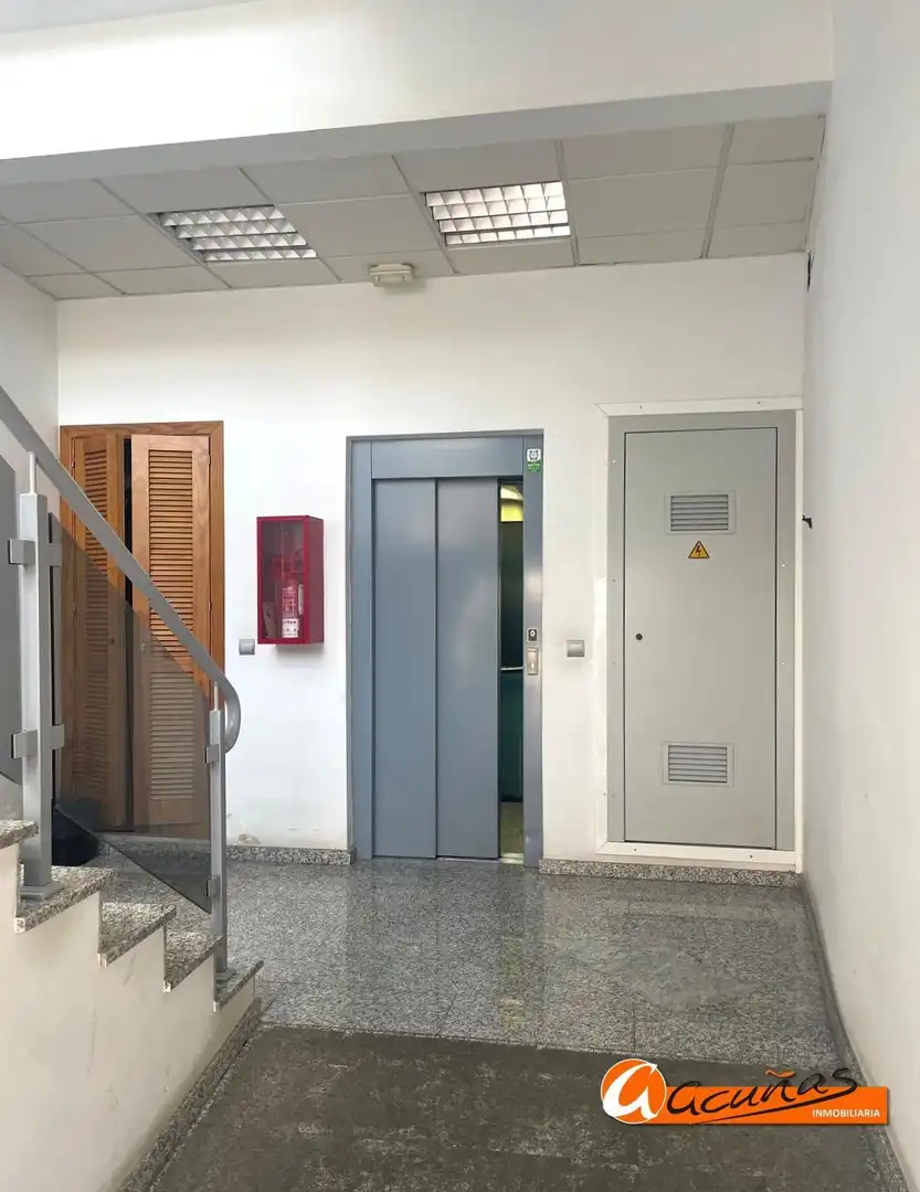 Oficina de lloguer a Zona de la Vega