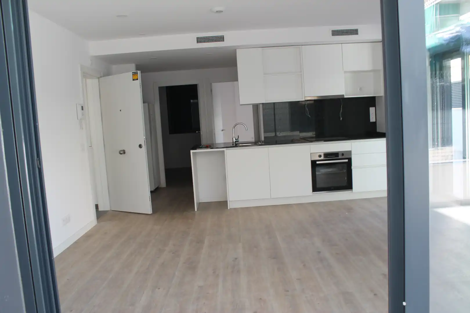 Cocina de Planta baja en venta en Cubelles con Aire acondicionado, Calefacción y Jardín privado