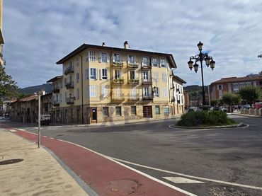 Appartamento con balcone in vendita a Elorrio