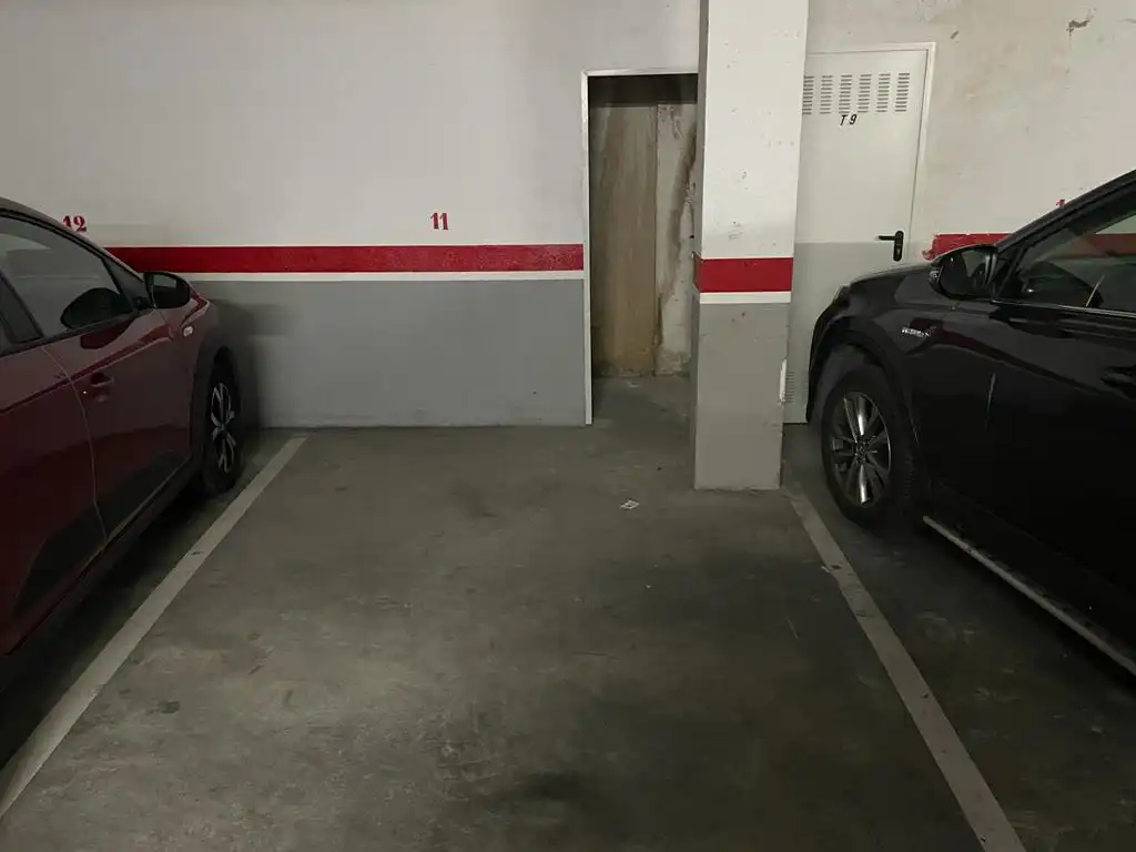 Parking with lift for sale in Carrer de Castella