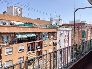 Pis amb balcó en venda a Carrer de Caravaca