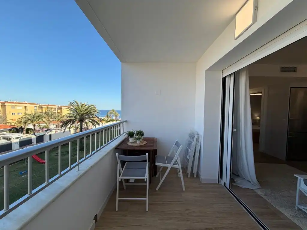 Terrassa de Apartament en venda en Torrevieja amb Aire condicionat, Jardí privat i Piscina