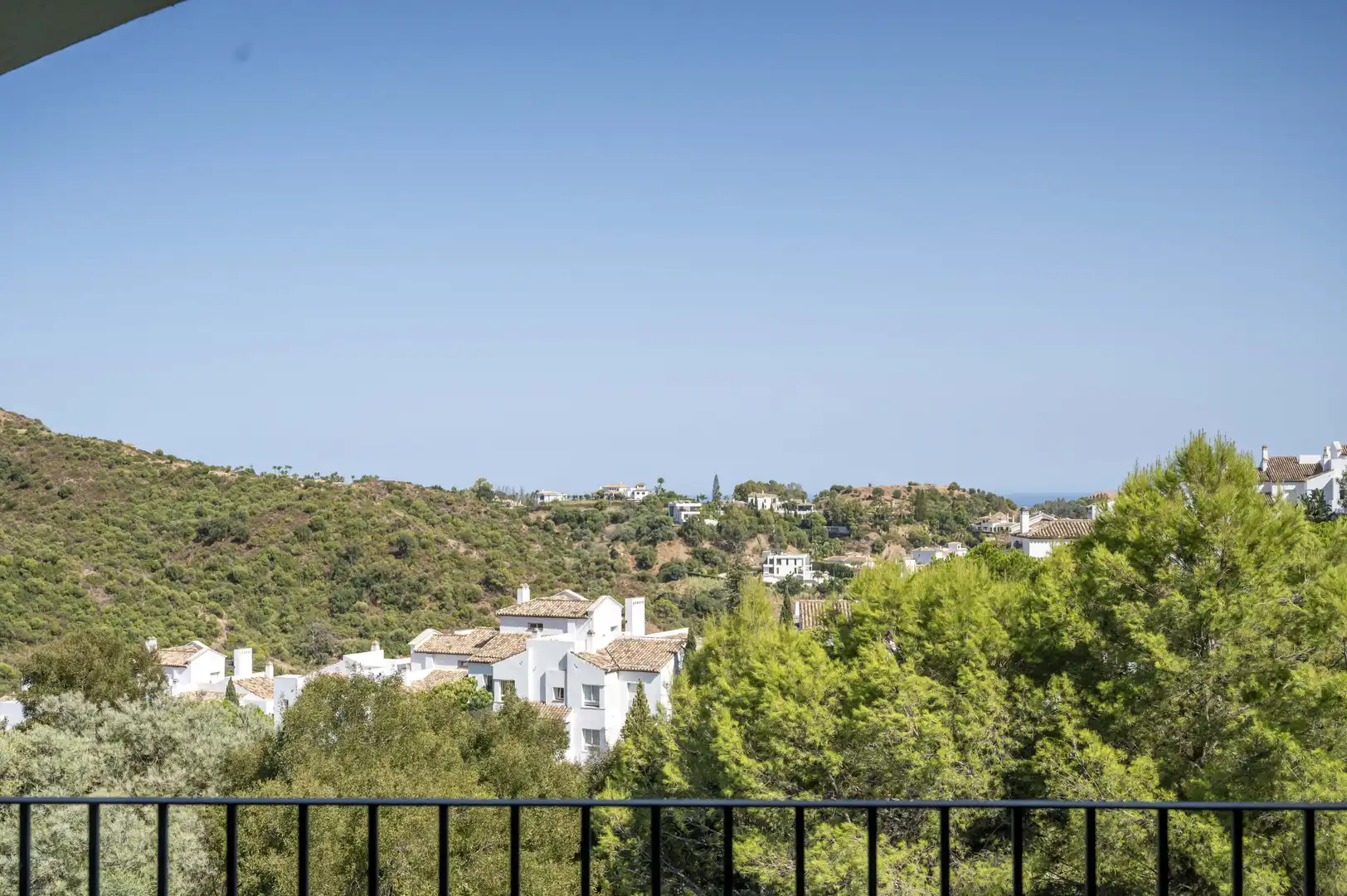 Exterior view of Apartments for sale in Benahavís  with Air Conditioner, Terrace and Storage room