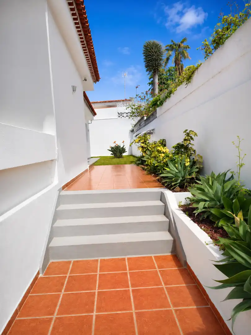 Terrassa de Casa o xalet en venda en Los Realejos amb Jardí privat, Terrassa i Moblat