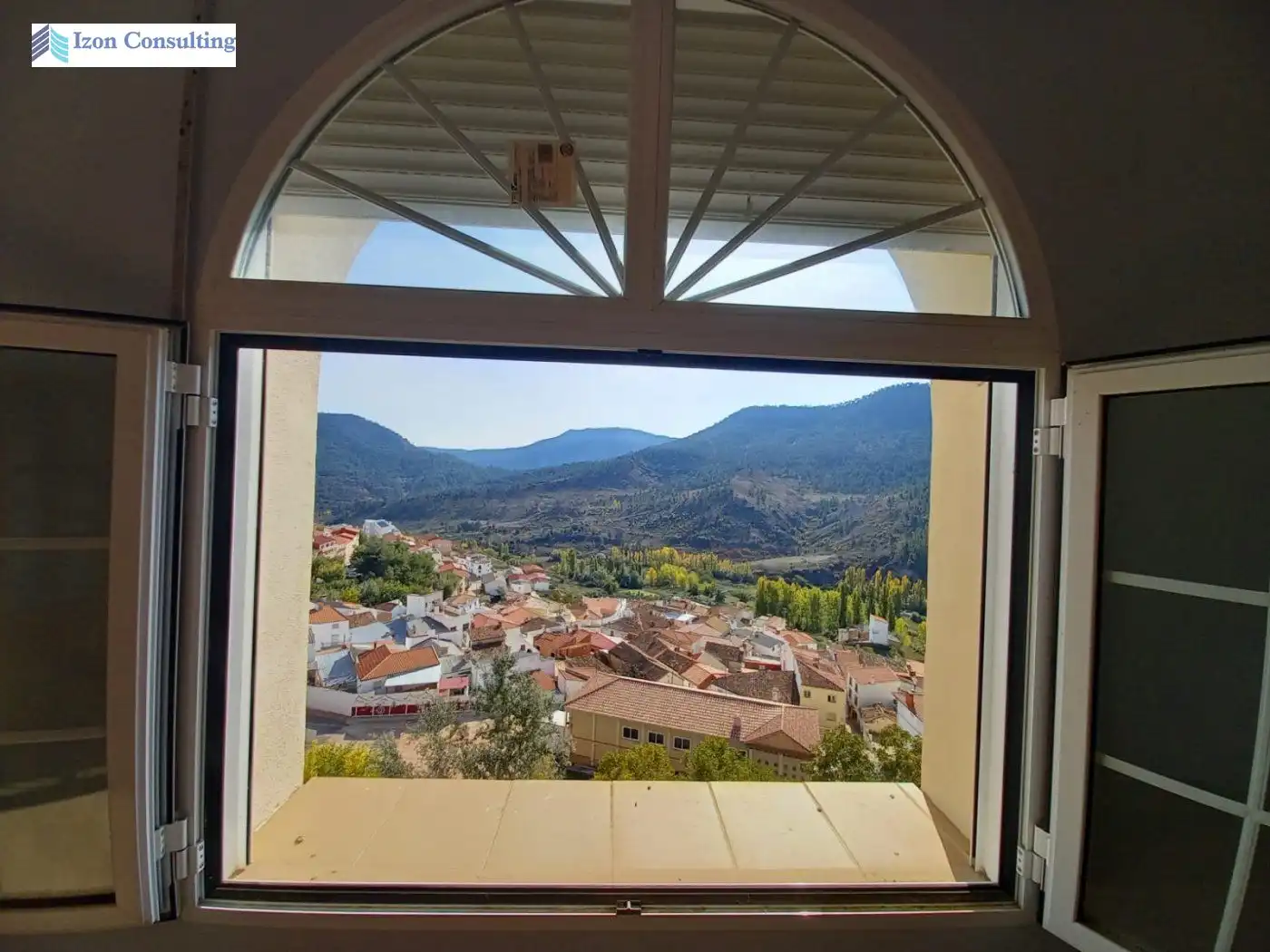 Vista exterior de Edificio en venta en Paterna del Madera