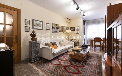 Exterior view of Flat for sale in  Barcelona Capital  with Air Conditioner, Heating and Terrace