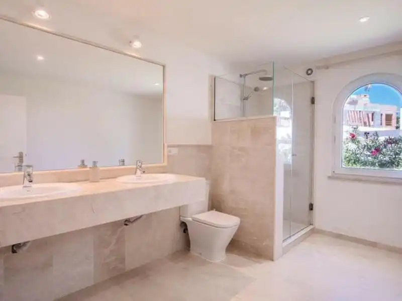 Bany de Casa o xalet de lloguer en Marbella amb Aire condicionat, Calefacció i Jardí privat