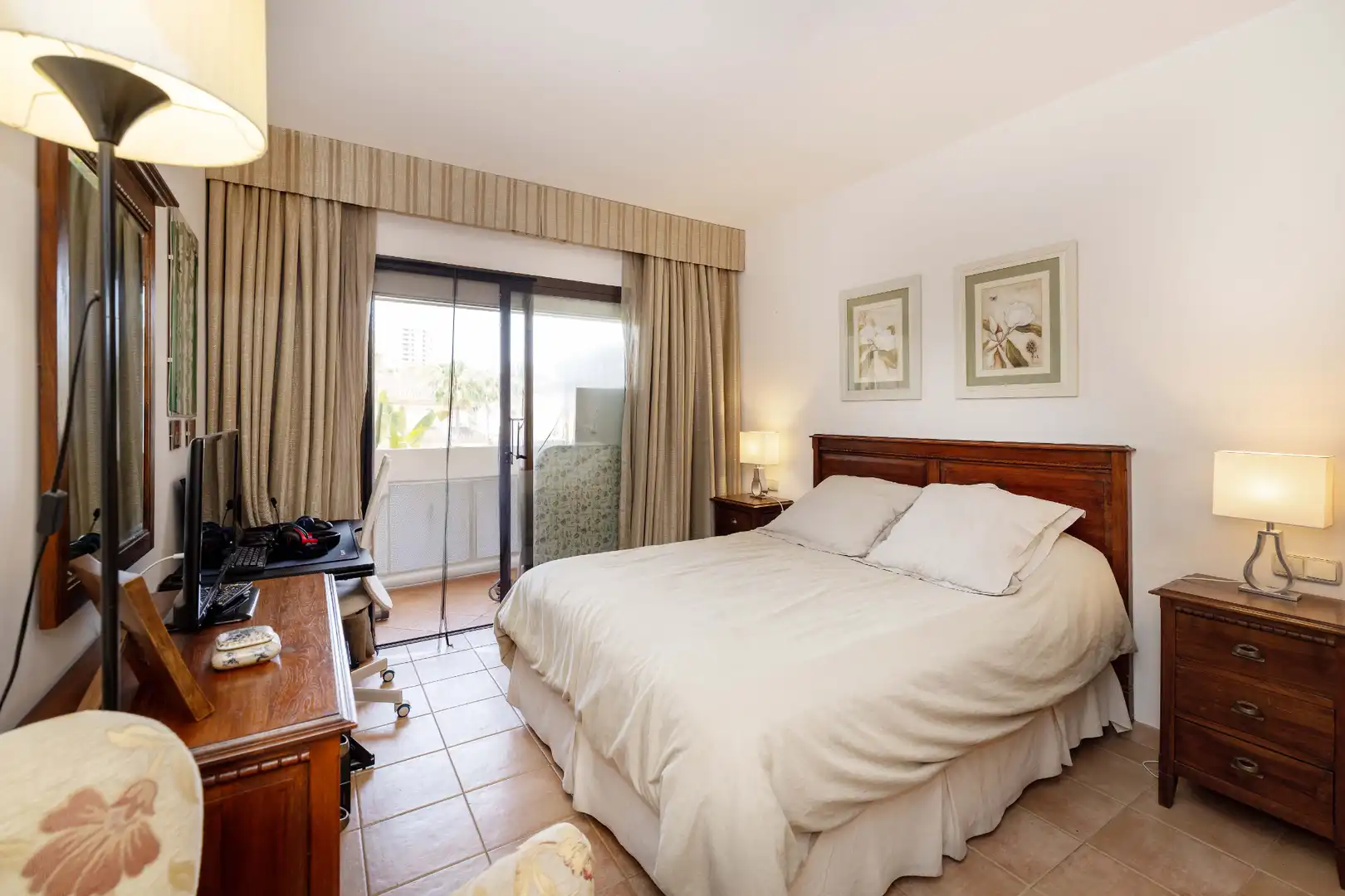Schlafzimmer von Wohnung zum Verkauf in Marbella mit Klimaanlage, Heizung und Terrasse