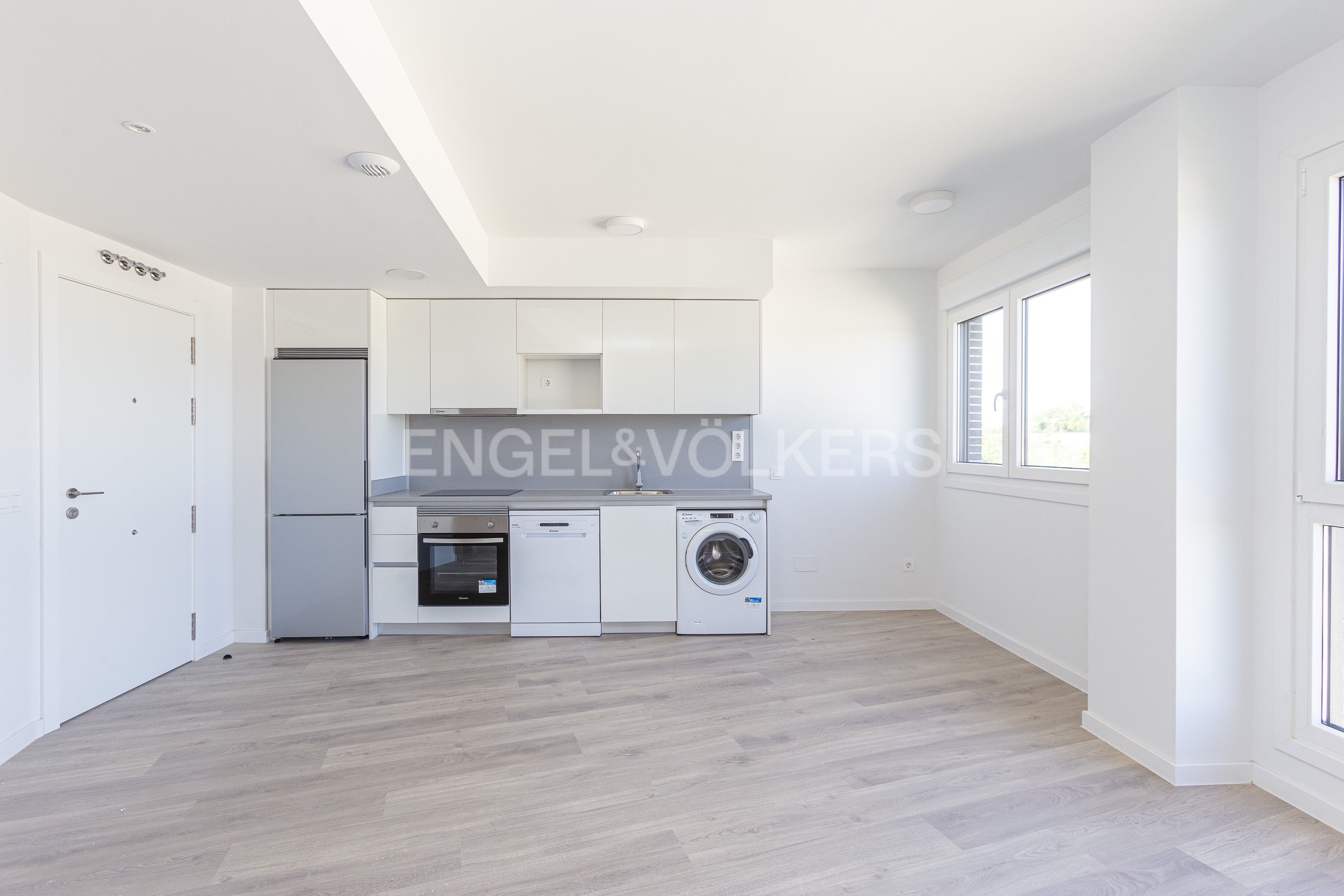 Cuina de Apartament de lloguer en  Madrid Capital amb Aire condicionat, Calefacció i Piscina