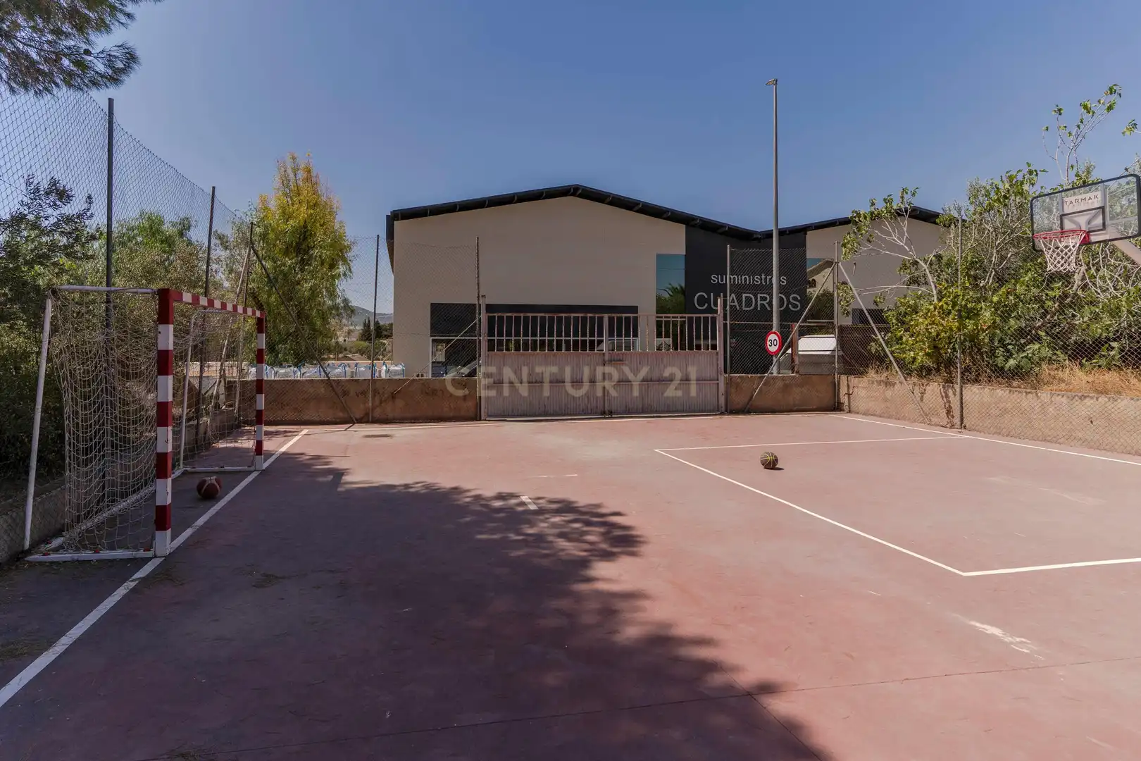 Vista exterior de Edificio en venta en Gójar