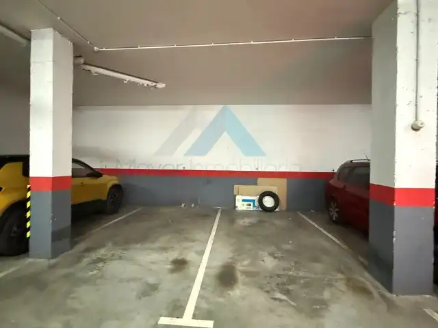 Parking de Piso en venta en Alcalá de Henares con Aire acondicionado, Calefacción y Parquet