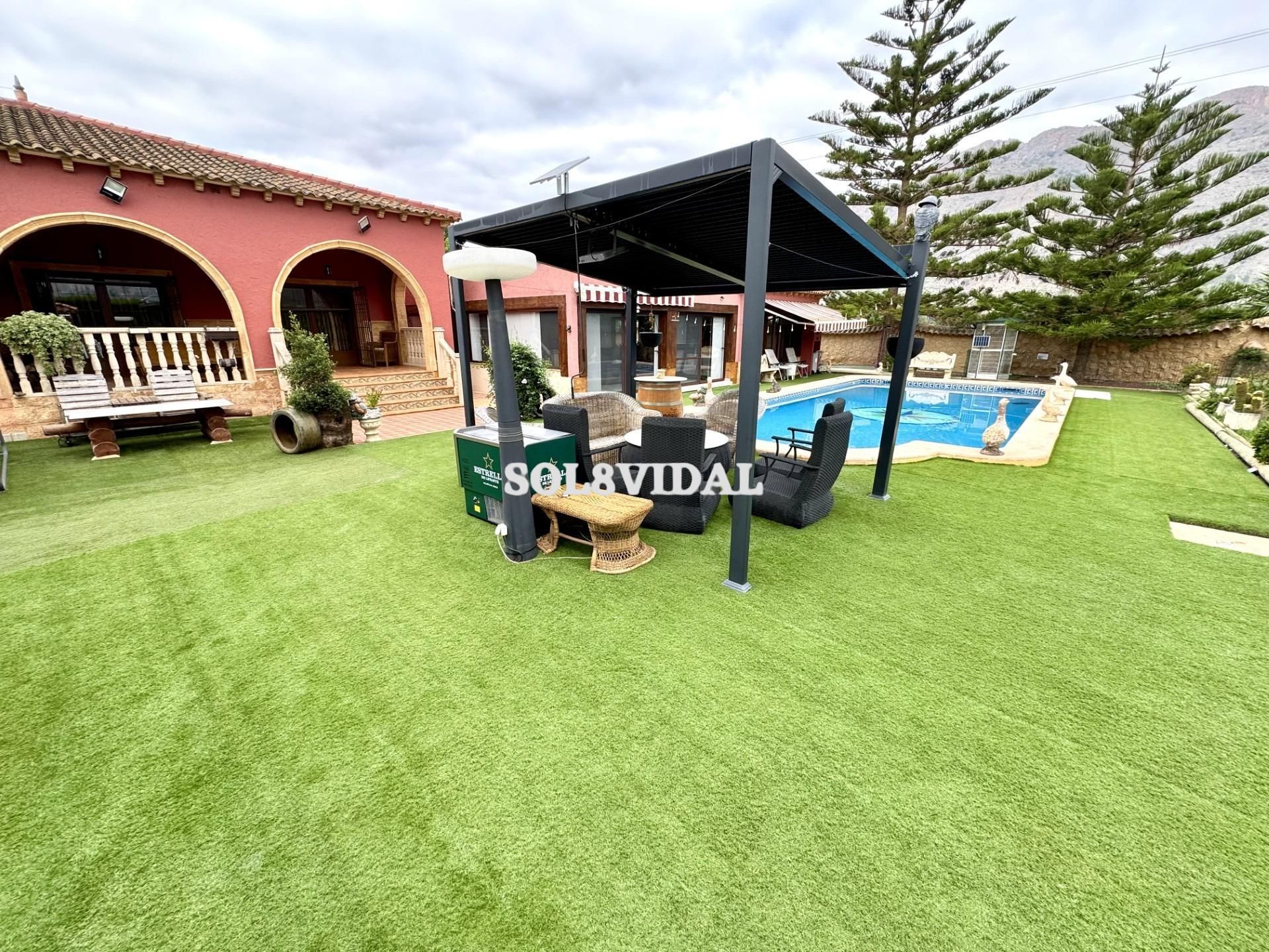 Jardí de Casa o xalet en venda en Orihuela amb Aire condicionat, Calefacció i Jardí privat