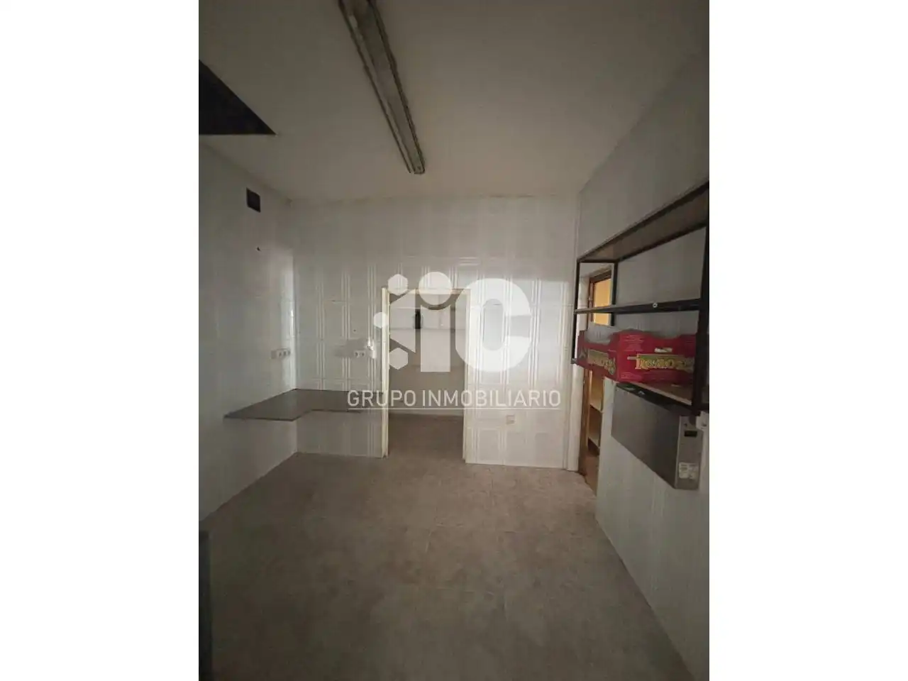 Local comercial en venda a Baena, imagen 2