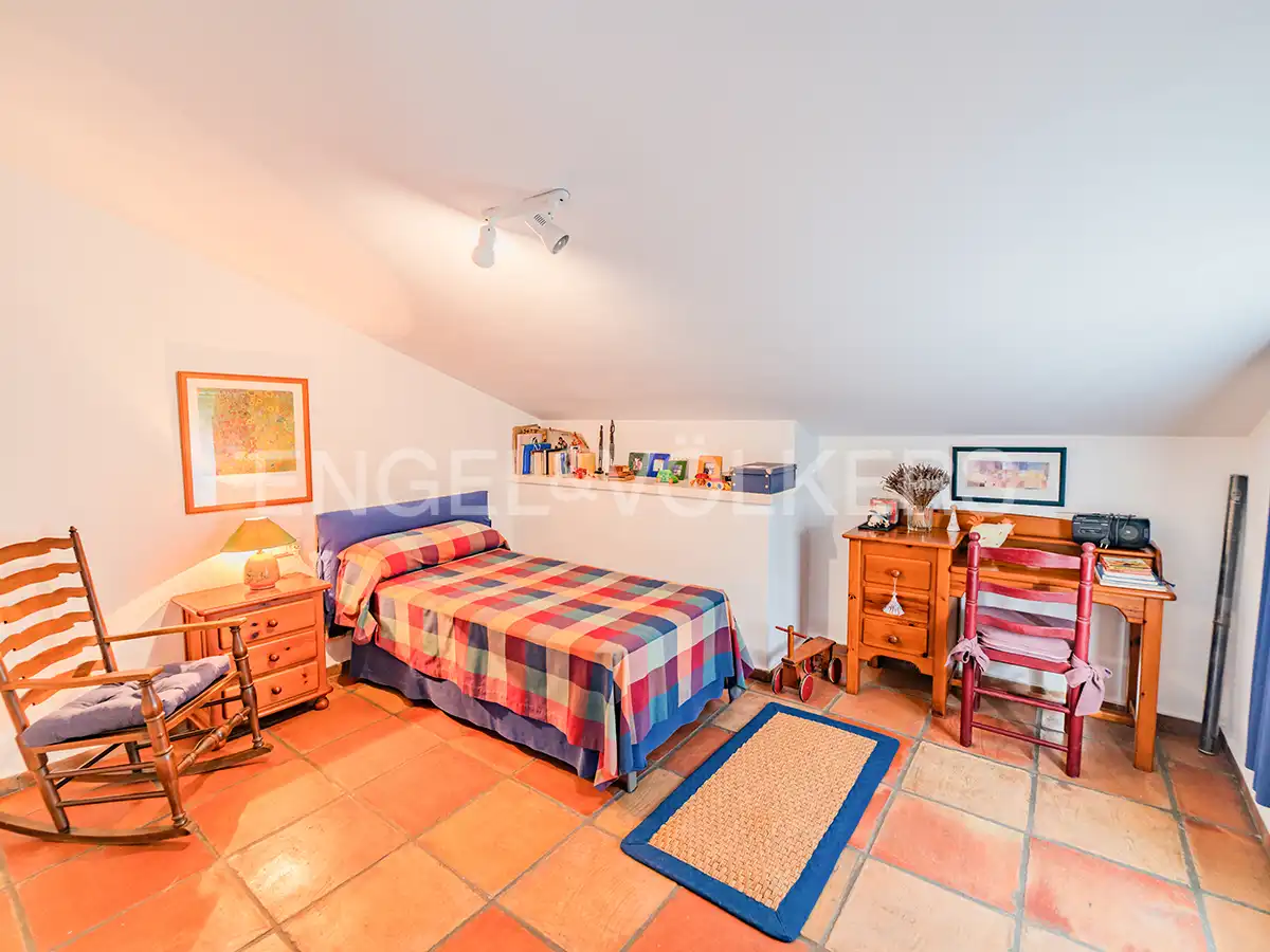 Dormitori de Casa o xalet en venda en Alicante / Alacant amb Aire condicionat, Calefacció i Jardí privat