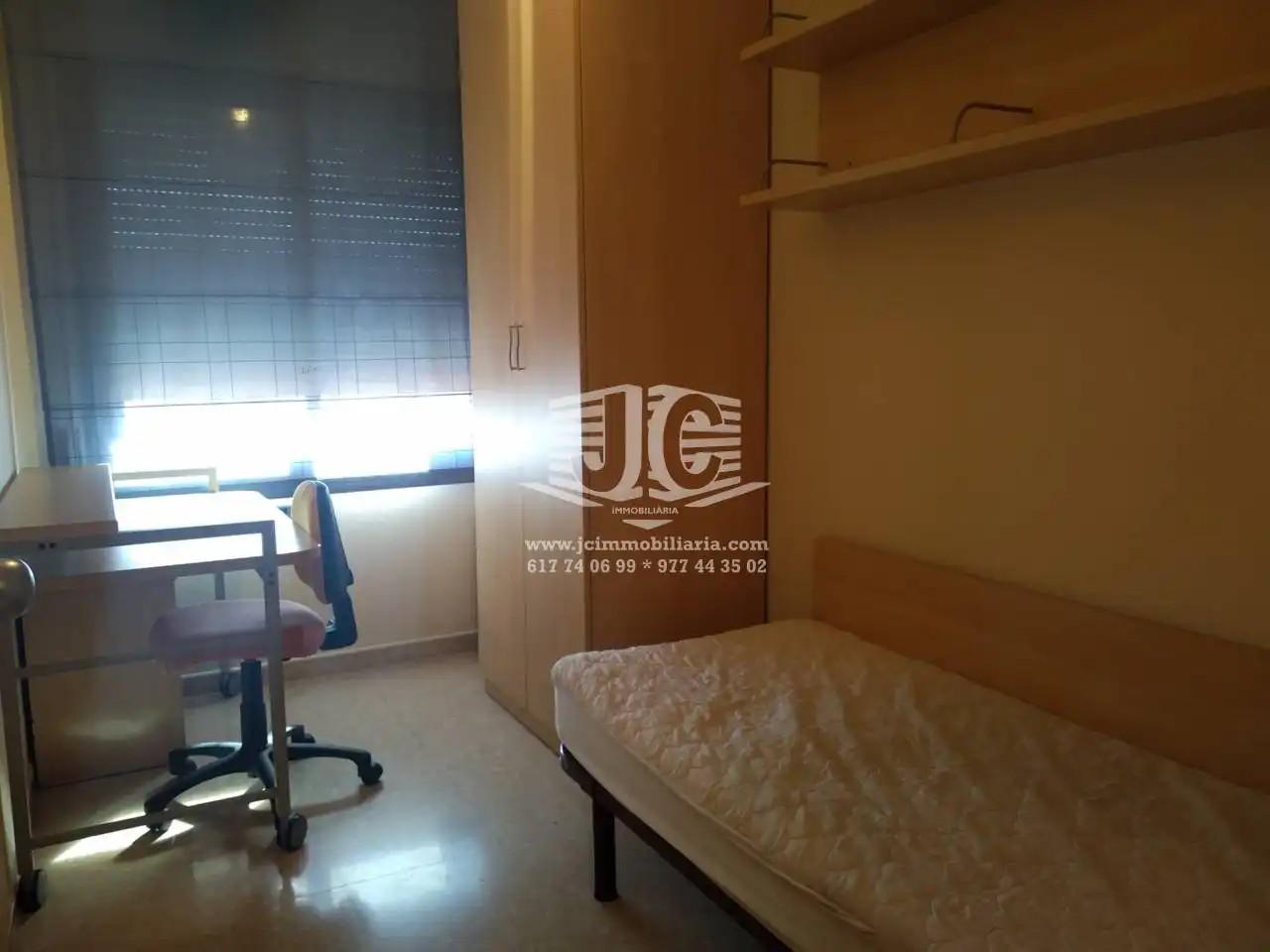 Habitación de Piso de alquiler en Tortosa con Aire acondicionado, Terraza y Amueblado