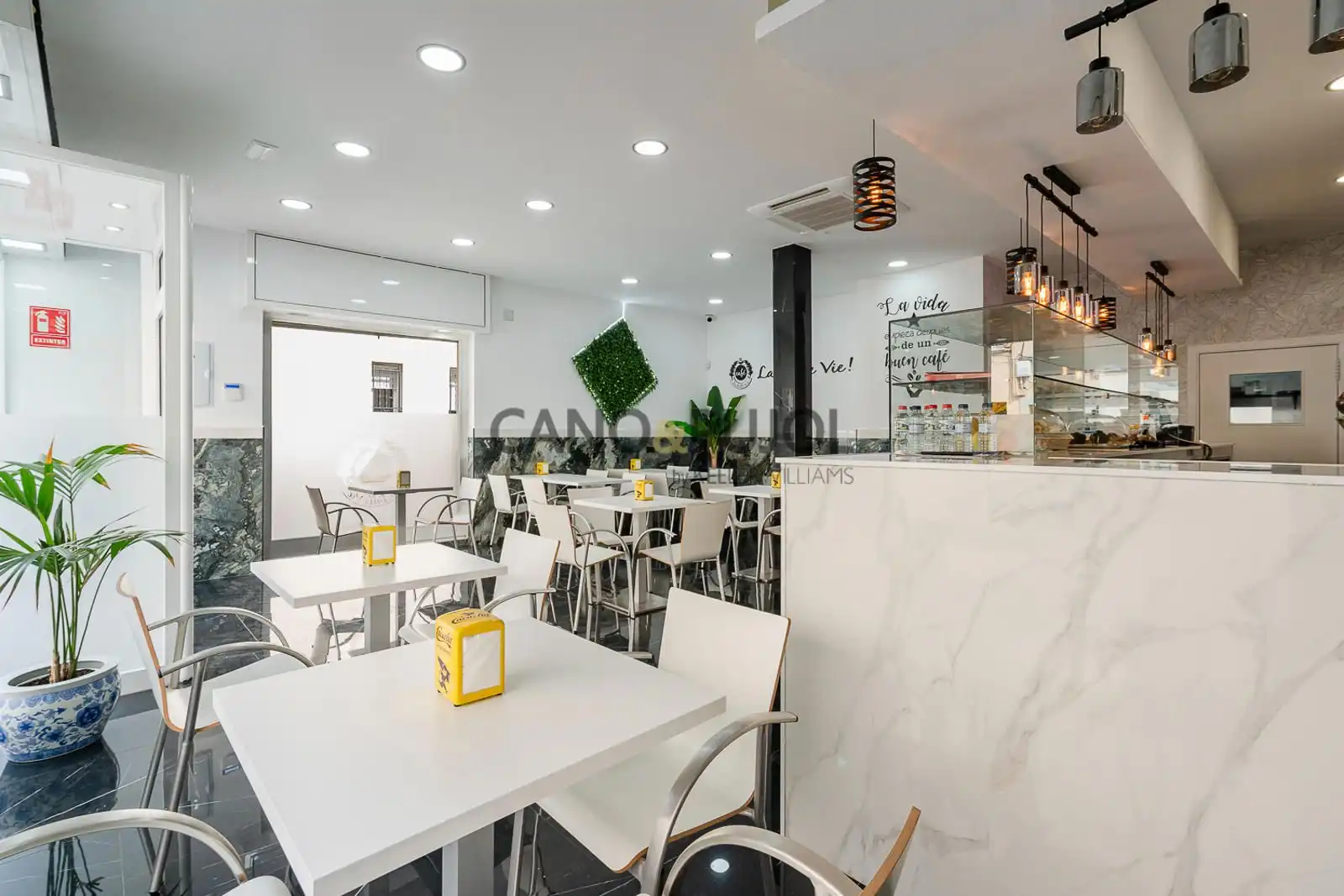 Local comercial en venda a Llevant, imagen 8