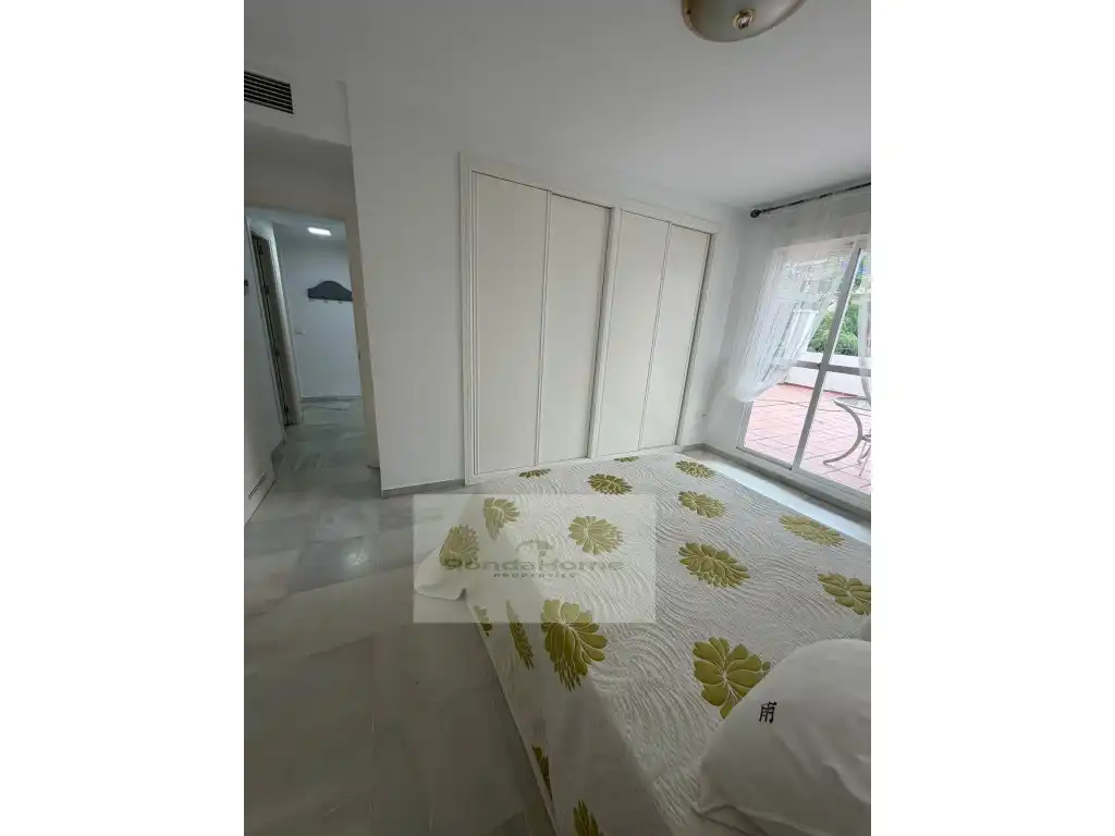 Dormitori de Pis de lloguer en Marbella amb Terrassa
