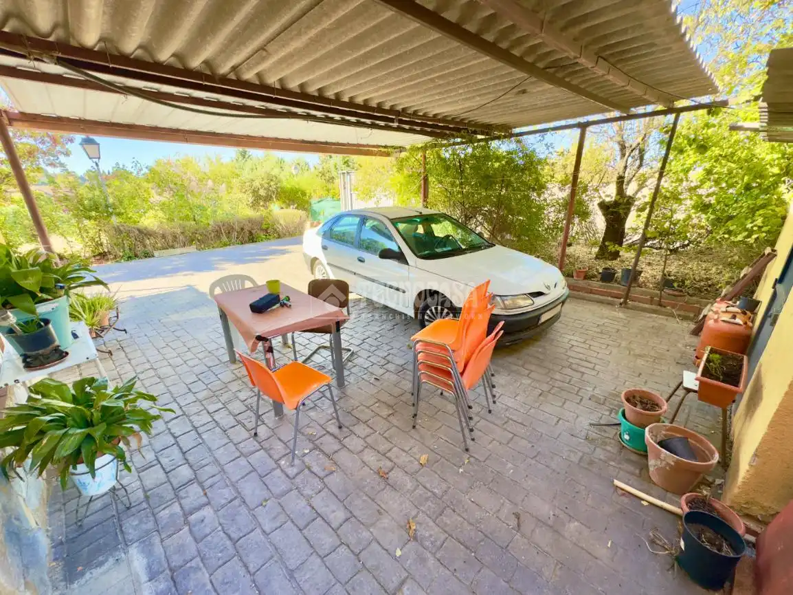 Vista exterior de Casa o xalet en venda en Valdeavero amb Calefacció, Terrassa i Traster