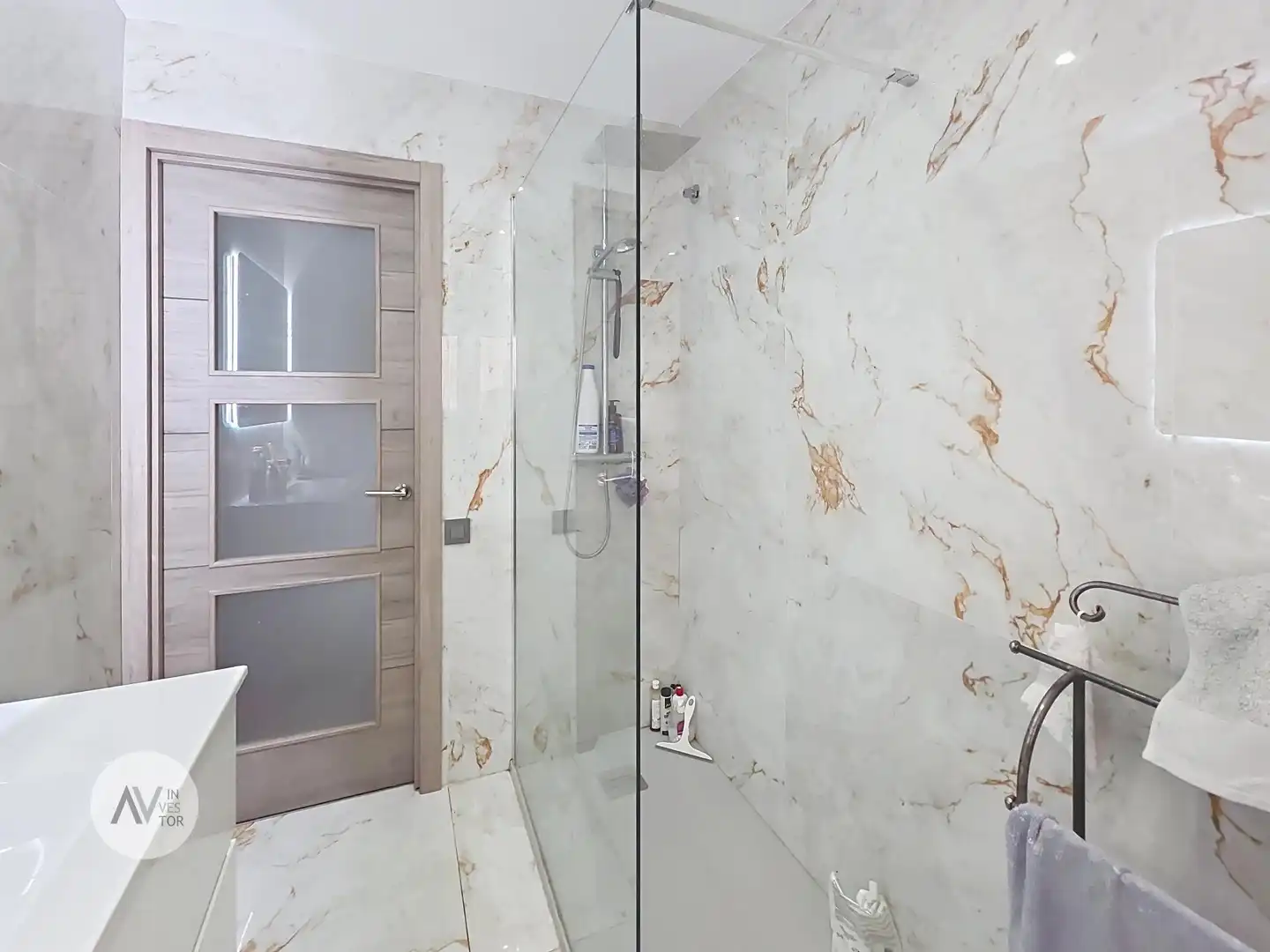 Baño de Ático en venta en Barcelona con Aire acondicionado, Calefacción y Amueblado