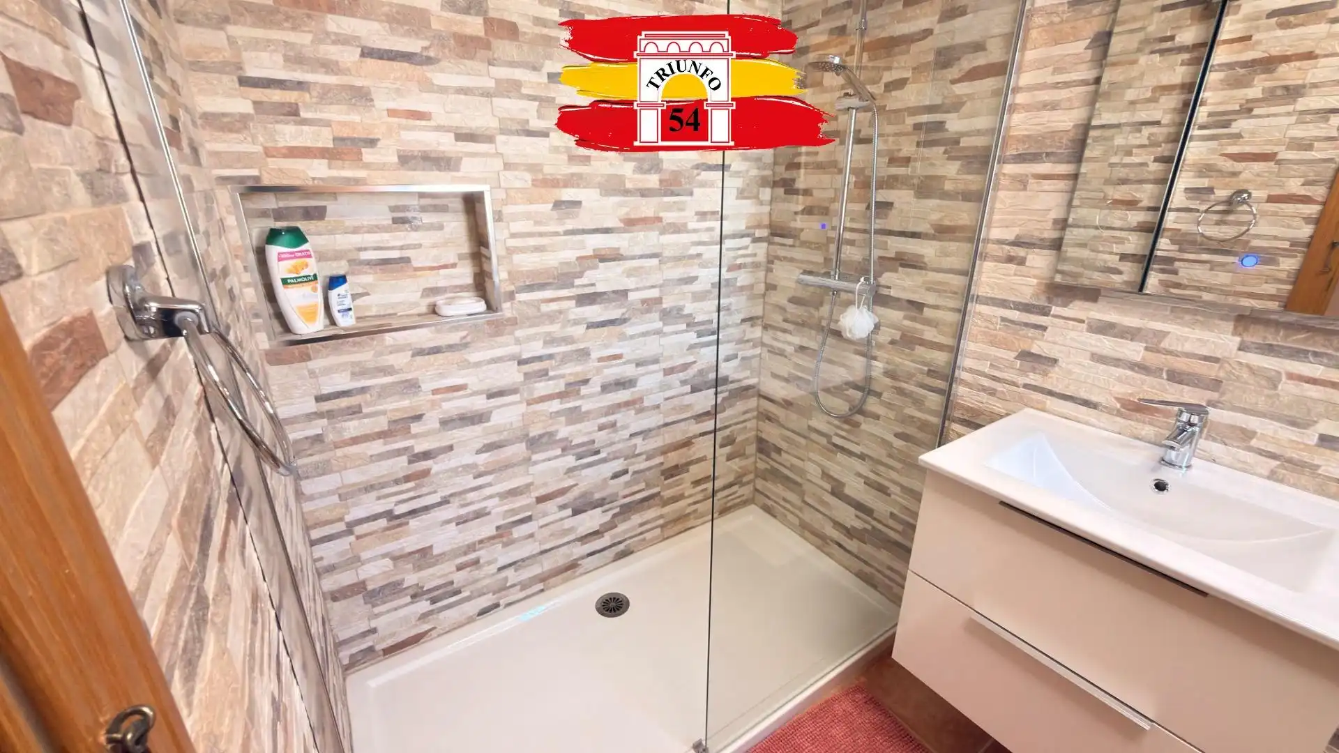 Baño de Casa adosada en venta en Pilar de la Horadada con Aire acondicionado, Jardín privado y Amueblado