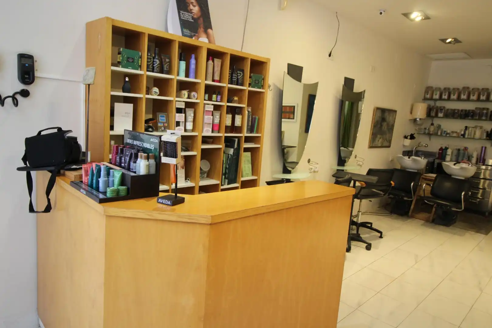 Commercial properties for sale in Alicante / Alacant  with Air Conditioner, Terrace and Furnished