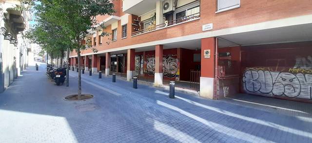 Local comercial en Venta en Carrer d'Almeria en Sants