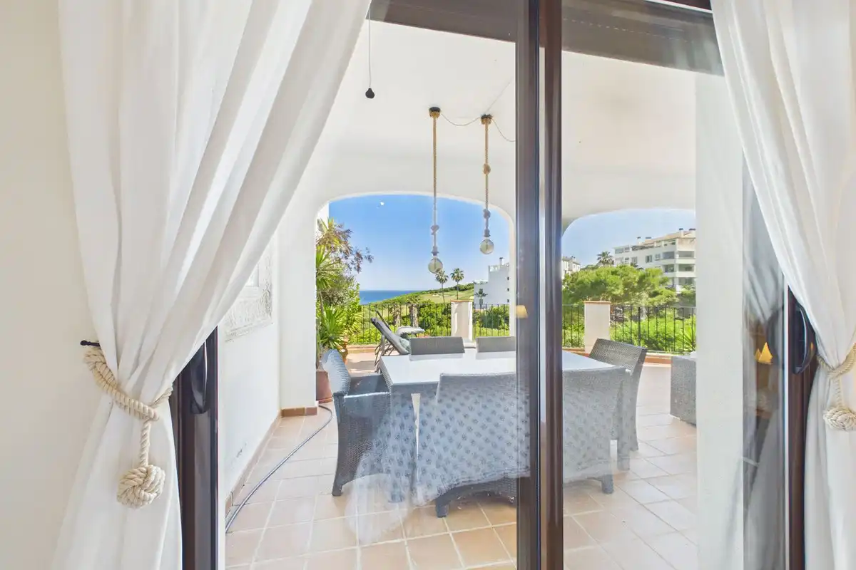 Ground floor with pool for sale in La Alcaidesa, imagen 21