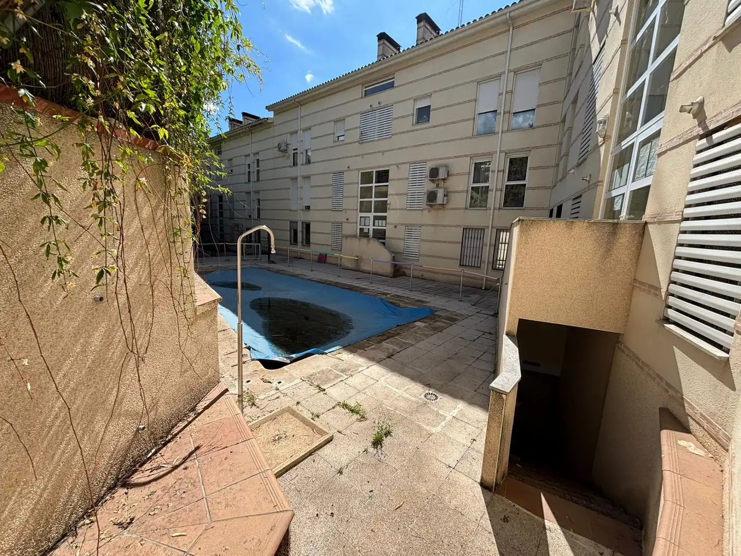 Piscina de Piso en venta en Azuqueca de Henares con Calefacción, Amueblado y Horno