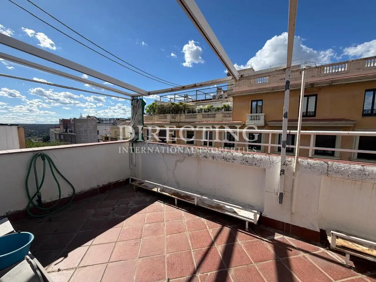 Außenansicht von Dachboden zum Verkauf in Madrid mit Klimaanlage, Heizung und Parkett