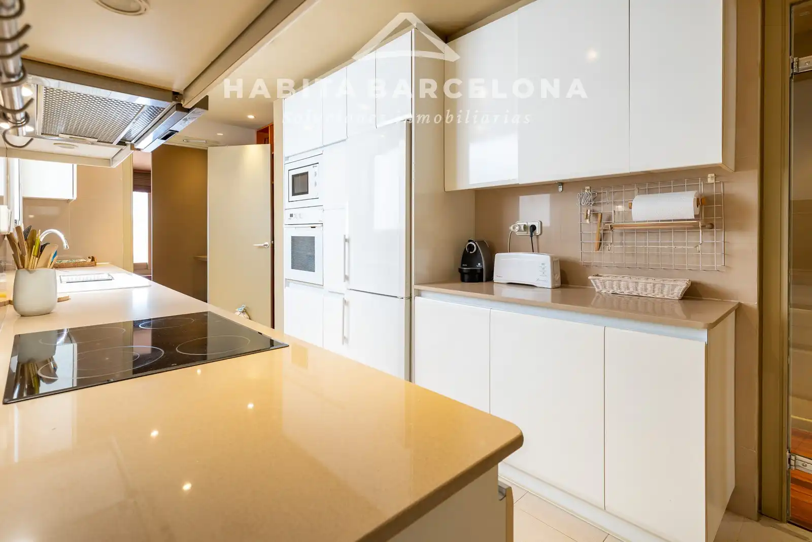 Cocina de Piso de alquiler en Barcelona con Aire acondicionado, Calefacción y Parquet