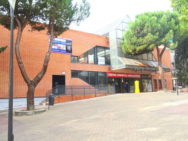 Local comercial en Venta en Primera Fase - Nuevo Tres Cantos