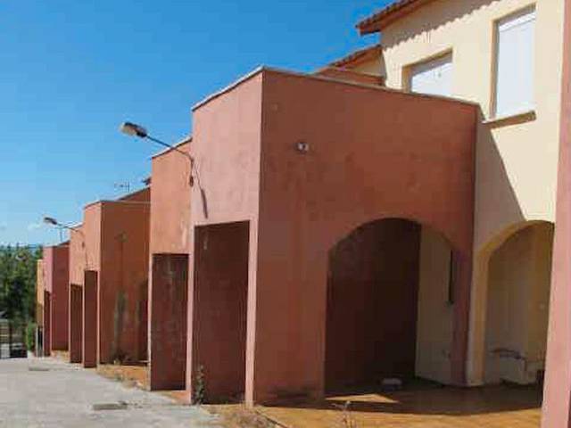 Casa adosada en Venta en Plaza del Pilar en Hinojosas de Calatrava