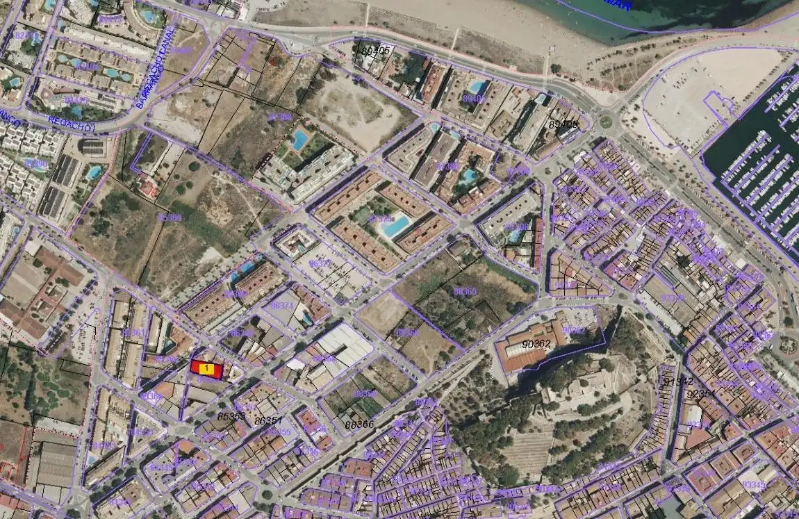Terreno residenziale in vendita a Centro Urbano