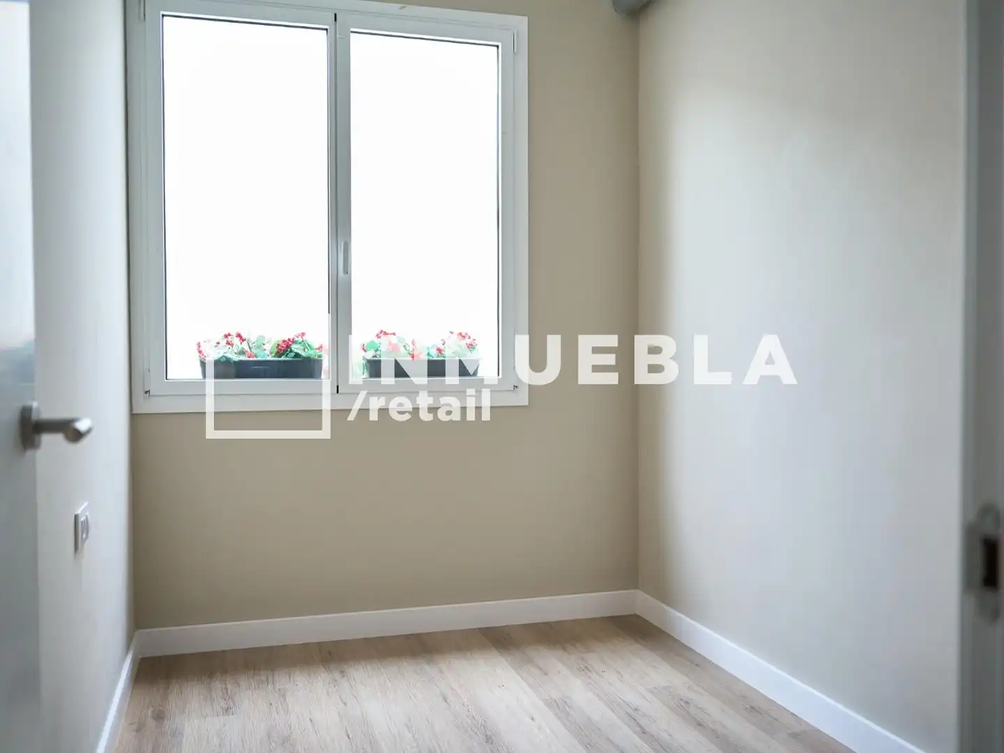 Schlafzimmer von Büro zum Verkauf in Barcelona mit Klimaanlage und Heizung