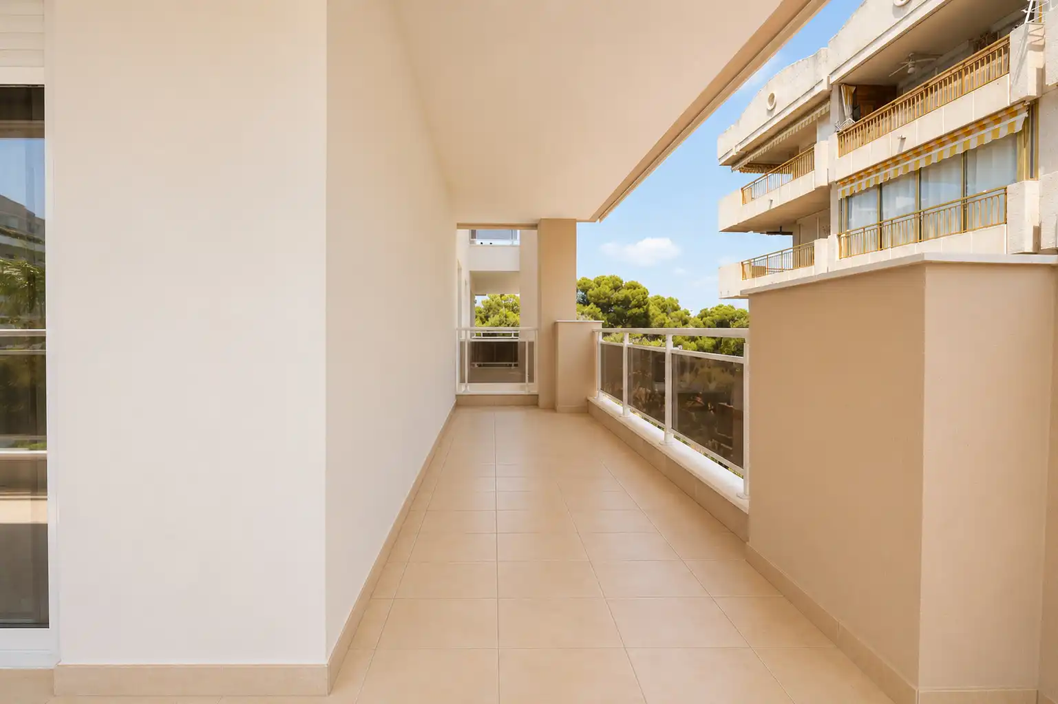Piso con terraza en venta en Carrer del Vendrell, imagen 9
