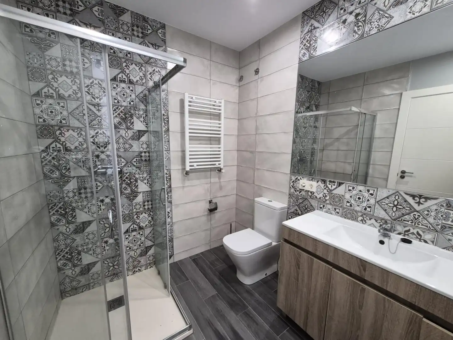 Baño de Piso en venta en Valladolid con Calefacción, Terraza y Balcón