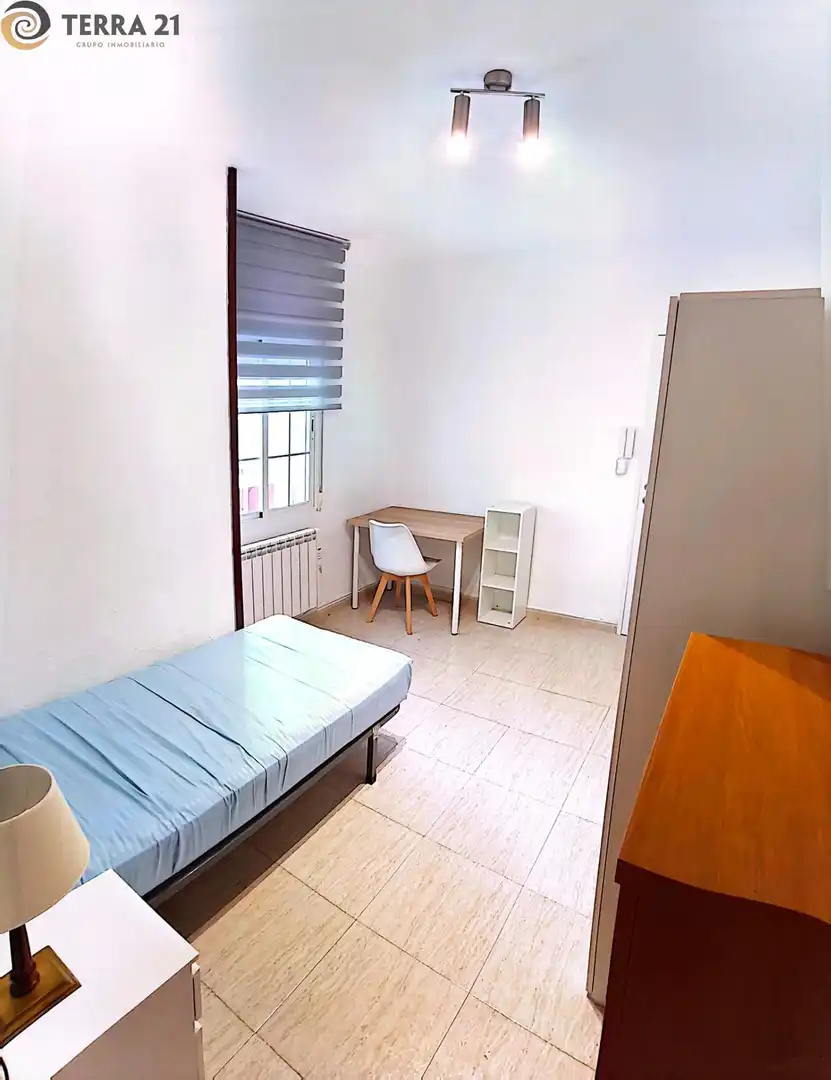 Schlafzimmer von Wohnung zur untervermieten in Jaén mit Klimaanlage, Heizung und Balkon