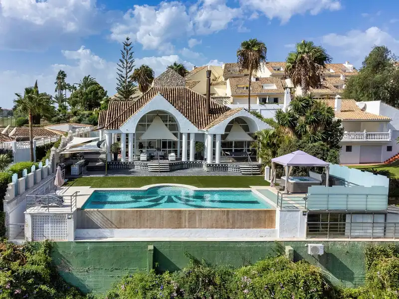 Chalet con terraza en venta en Nueva