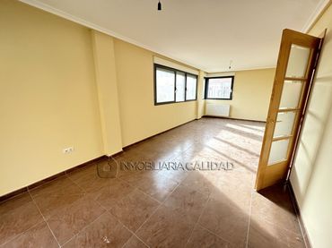 Casa en venda a Alfoz de Quintanadueñas