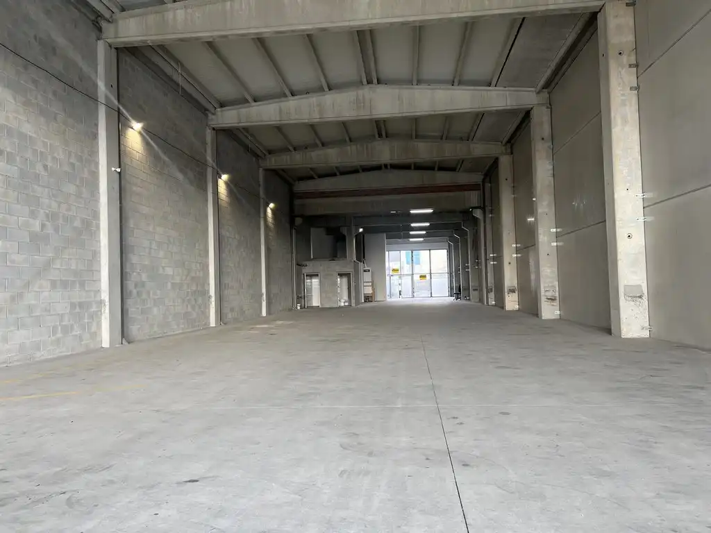 Nave industrial en venta en Santiago de Compostela 