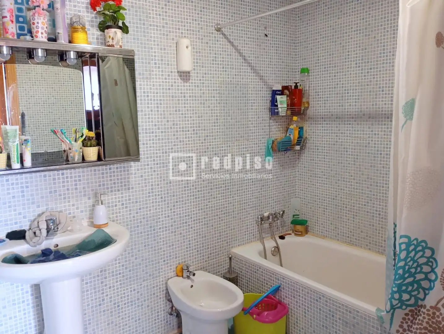 Badezimmer von Wohnung zum Verkauf in Yeles mit Klimaanlage und Heizung