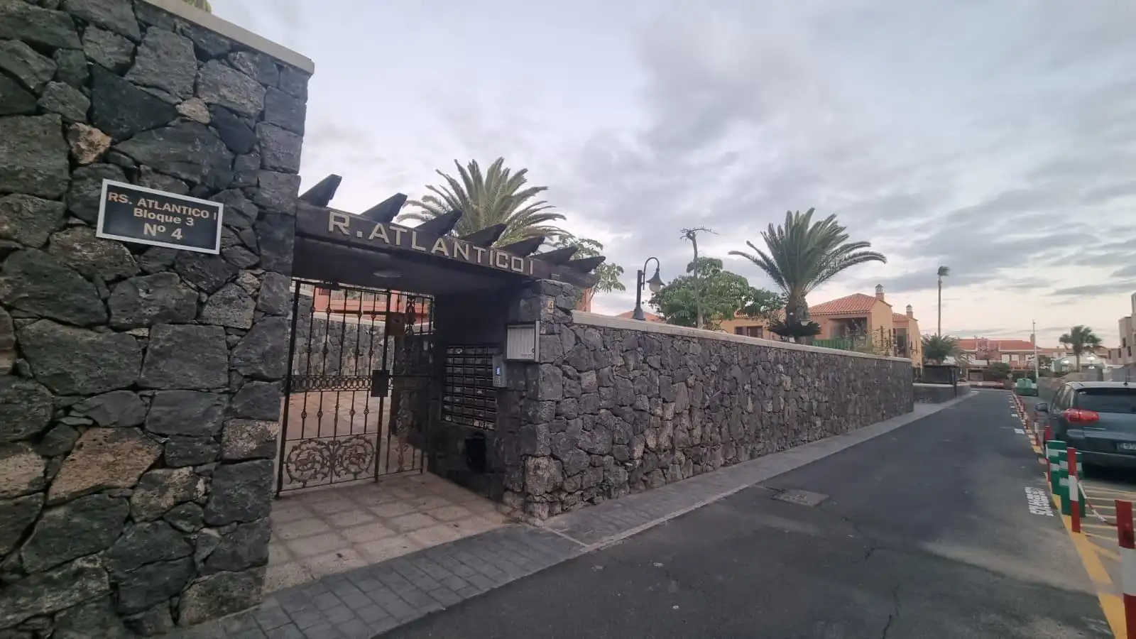 Vista exterior de Apartamento en venta en Arona con Terraza, Amueblado y Piscina comunitaria