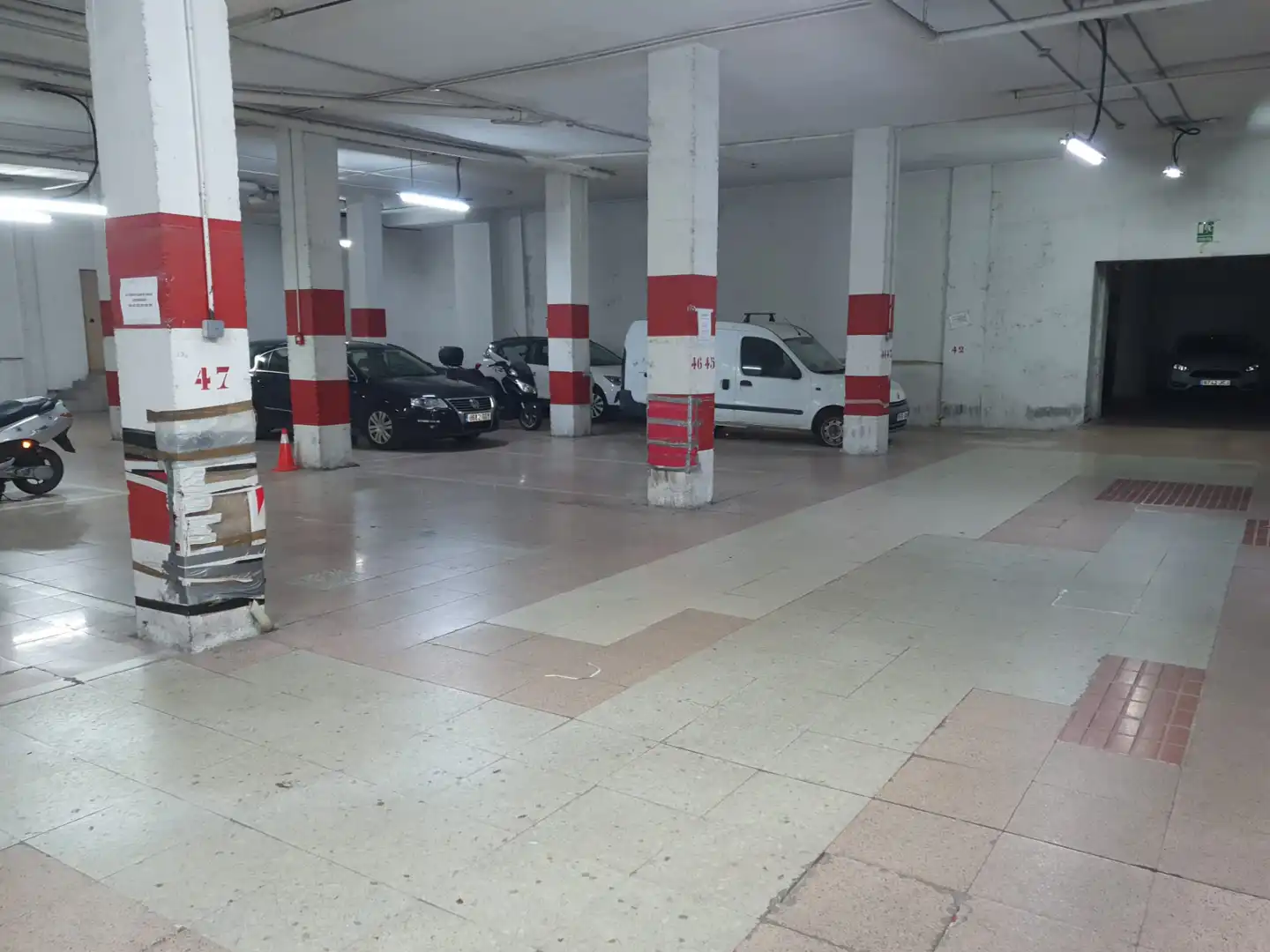 Aparcament amb ascensor en venda a Centro