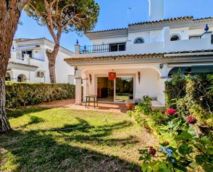 Jardí de Casa adosada en venda en Marbella amb Terrassa