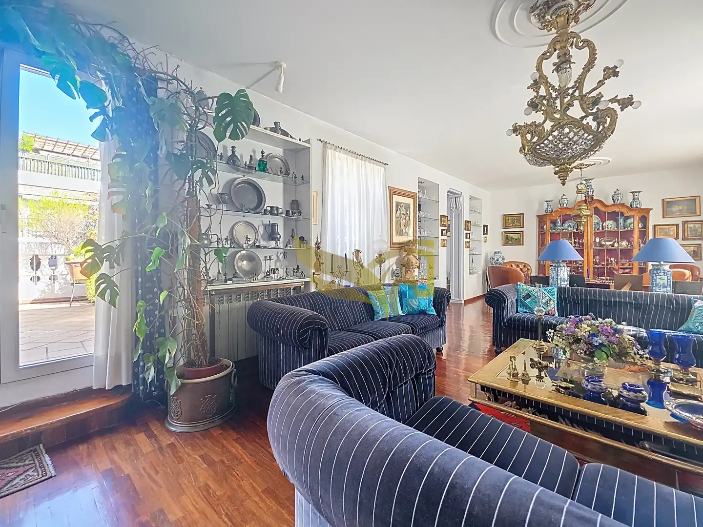 Sala d'estar de Àtic en venda en Madrid amb Aire condicionat, Calefacció i Jardí privat
