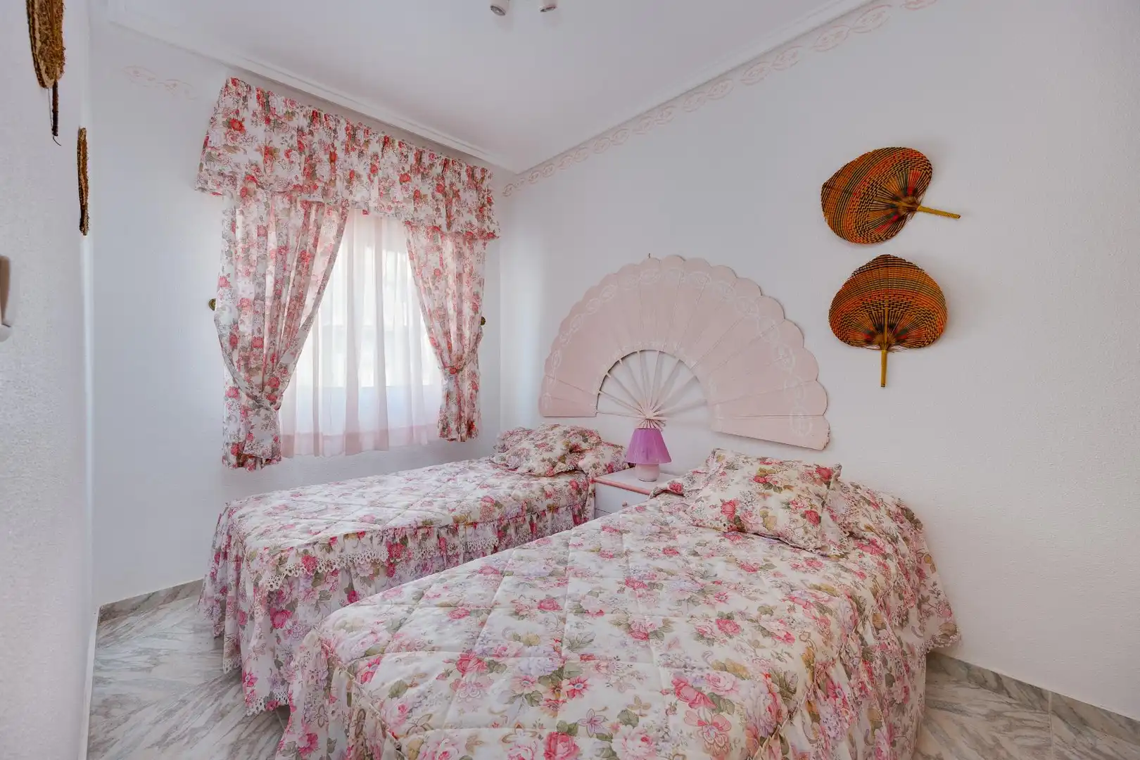 Dormitori de Apartament en venda en Torrevieja amb Piscina, Moblat i Rentadora