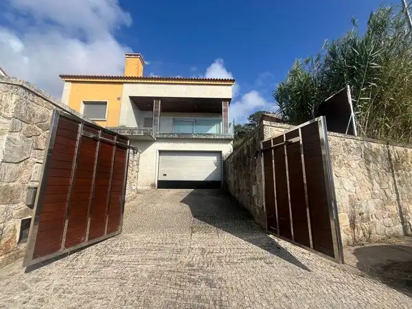 Vista exterior de Casa o chalet en venta en O Rosal   con Calefacción, Jardín privado y Terraza