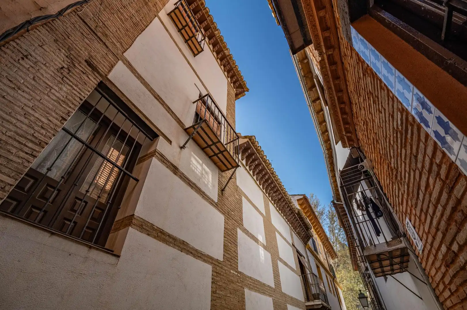 Exterior view of Buildings for sale in Granada
